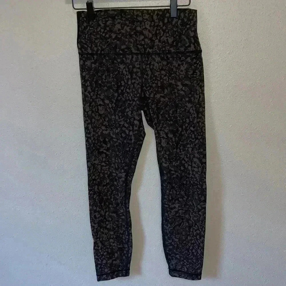 LULULEMON Women’s (at ankle) Leggings - Picture 5 of 8